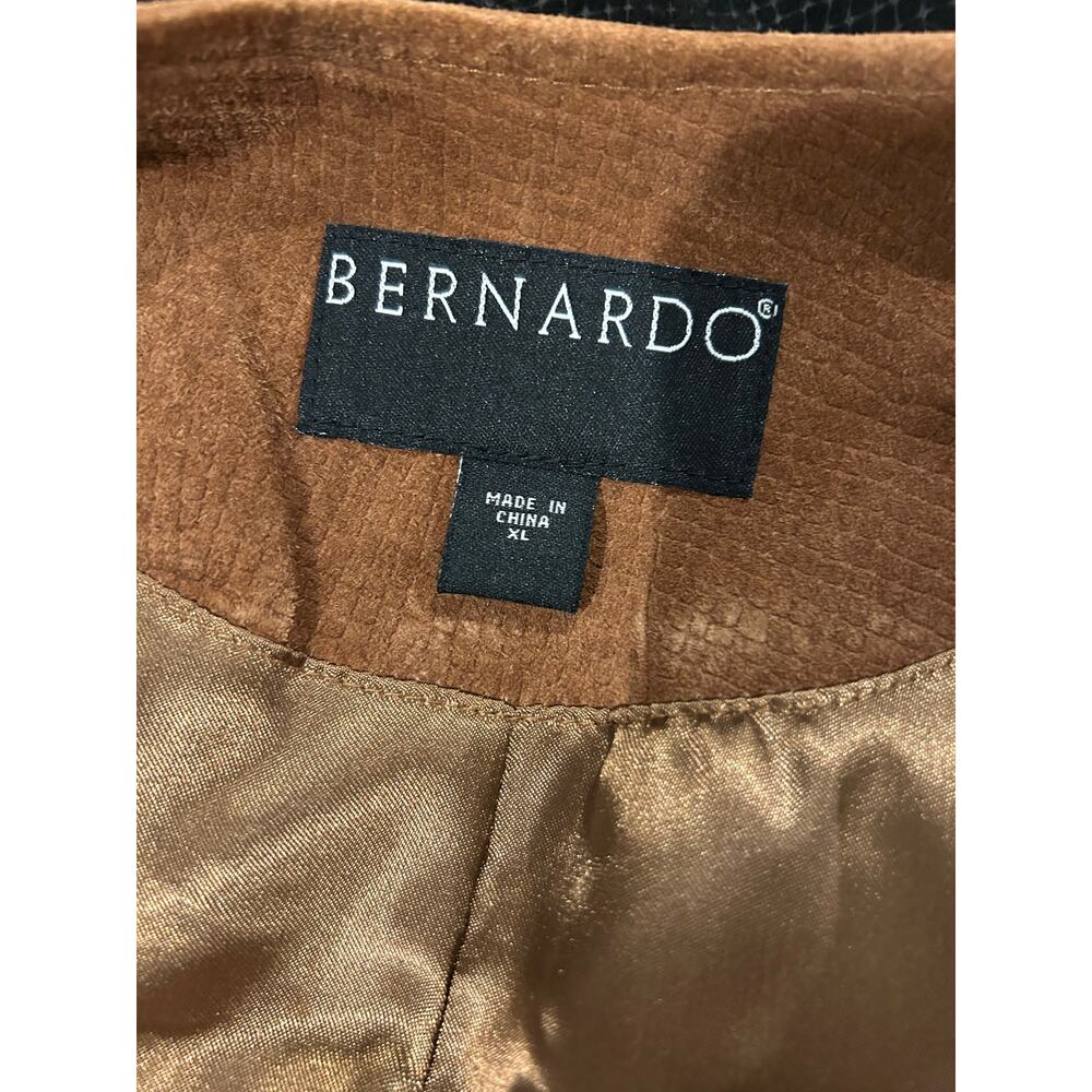 Lot of TWO Bernardo Leather Jackets. 1 brown, 1 black. XL - Picture 7 of 13
